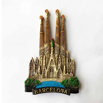 QIQIPP Pasaulio Paveldo buildingChurch iš Sagrada Šeimų Barselonoje, Ispanijoje, yra kartu su magnetiniu šaldytuvas